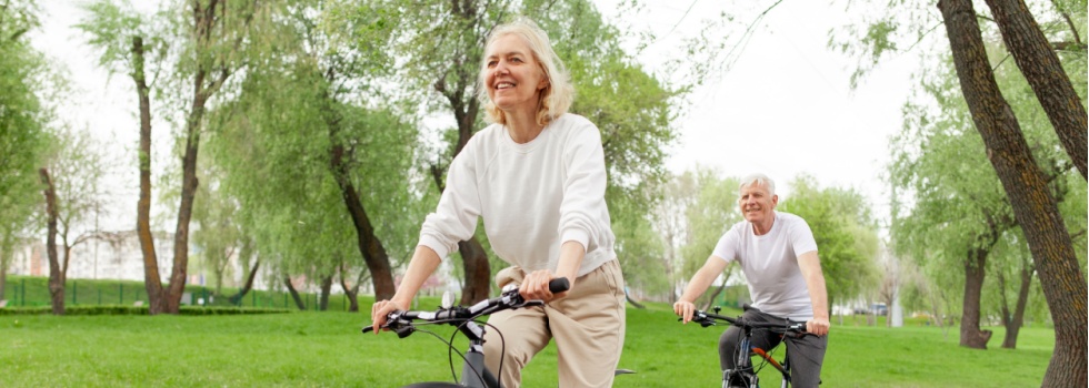 A couple enjoying a bike ride.